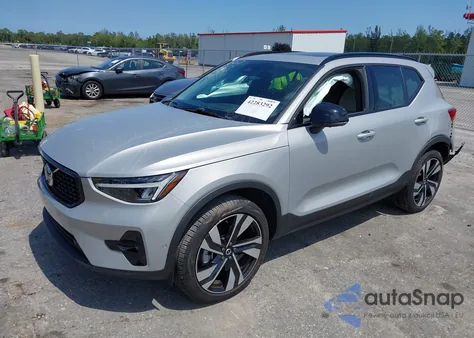 2024 Volvo Xc40 B5 Plus Dark Theme из США, поврежденный, VIN YV4L12ULXR2293107